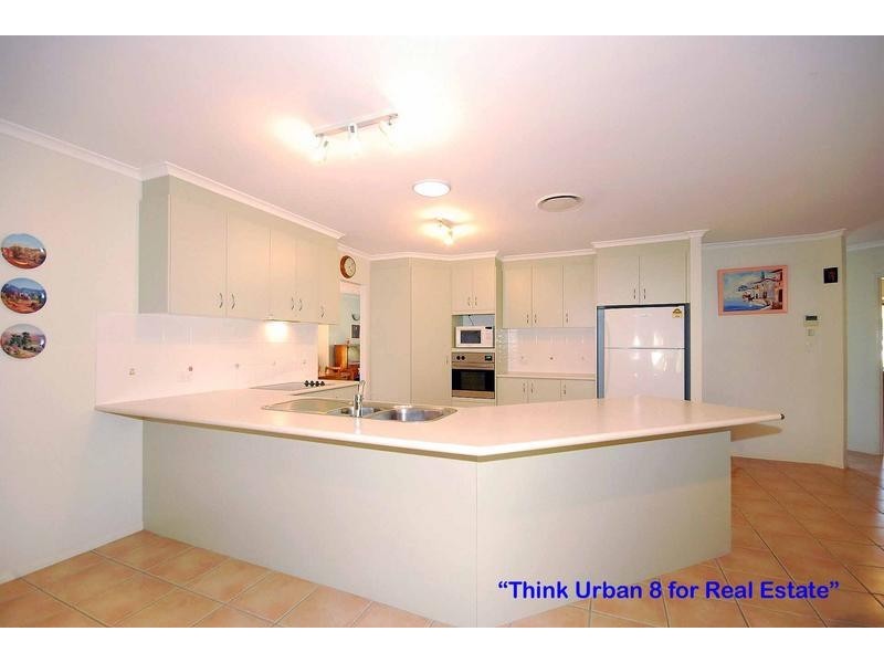 3 Parklane Tce, Brookfield QLD 4069